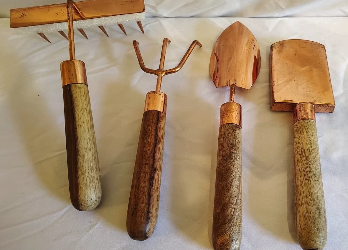 Copper & Wood Garden Hand Tools Set - 4 Pieces - Sturdy, Functional & Attractive