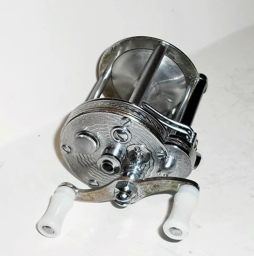 Vintage Pflueger Summit 1993L Engraved Casting Fishing Reel