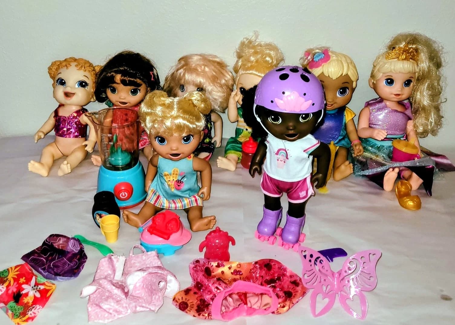 Lot of 8 Baby Alive Baby Dolls with Accessories - Excellent Condition