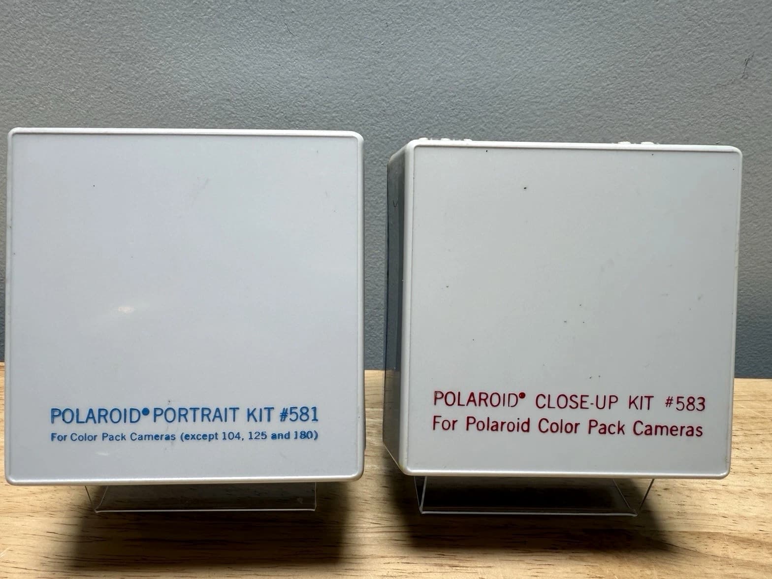 Vintage Polaroid Automatic 250 Land Camera Portrait Kit #581 + Close-up Kit #583