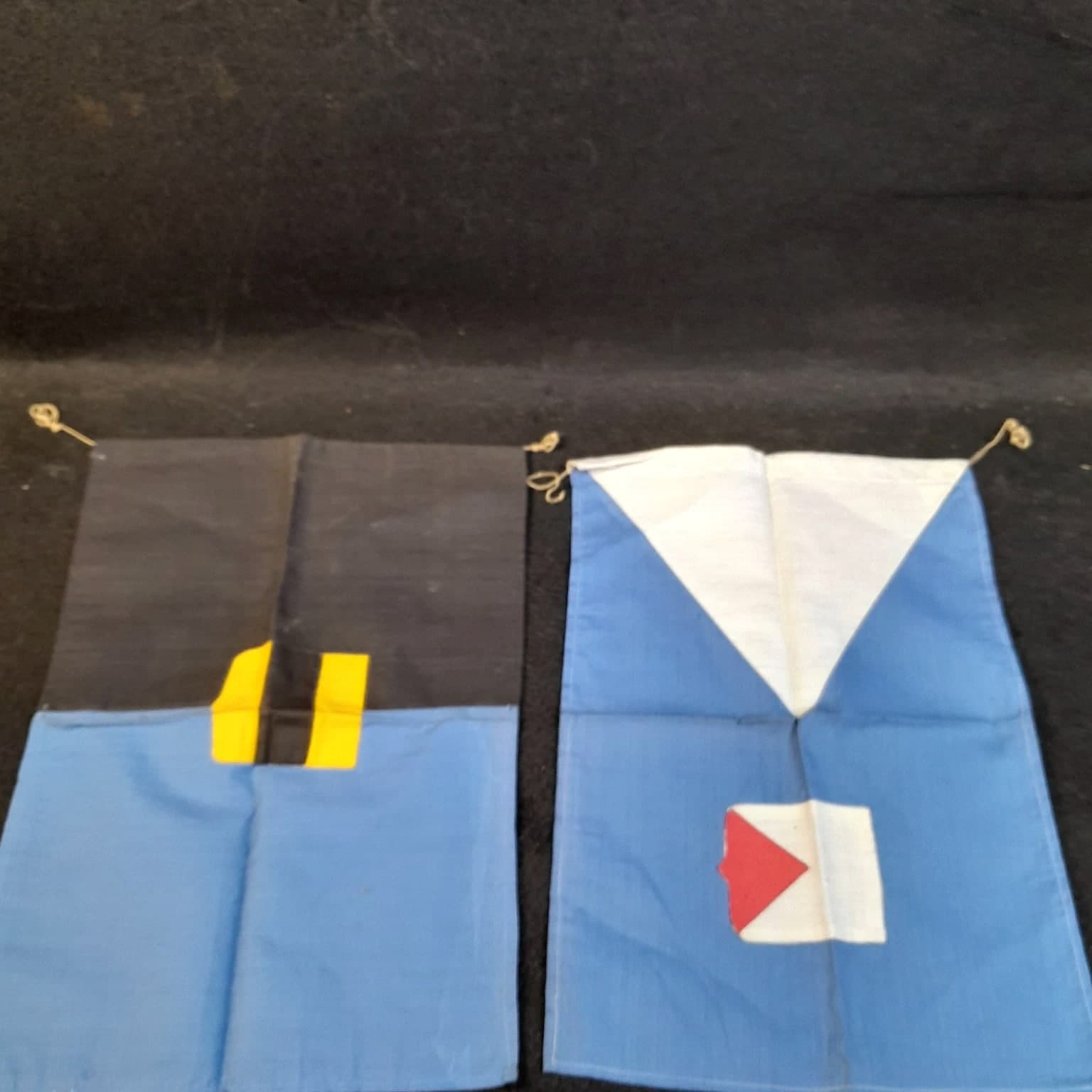 Pair of Flags/Estandartes, Meaning Unspecified
