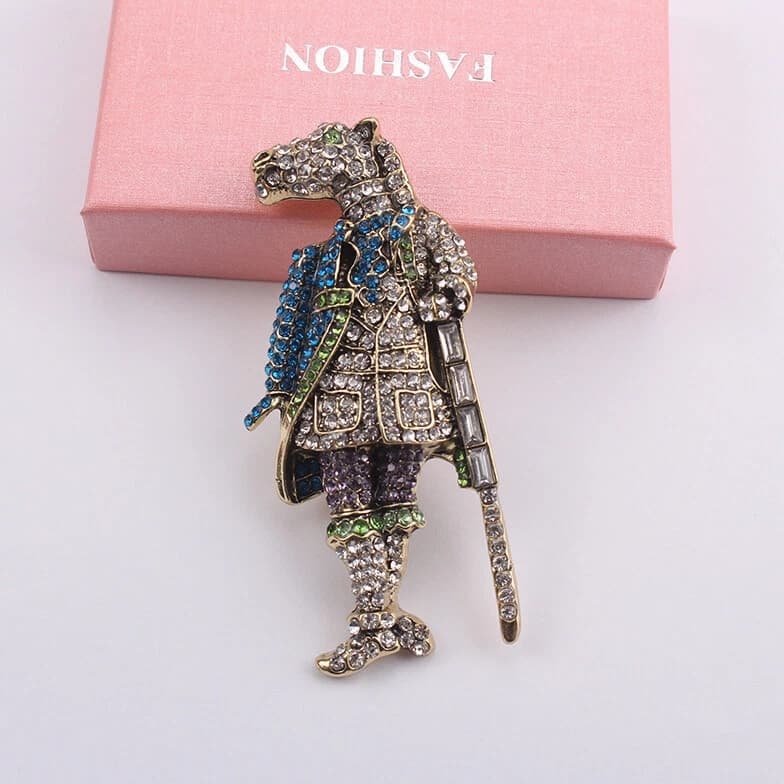Fashion horse rider shield brooch, men's women's clothing accessories pins