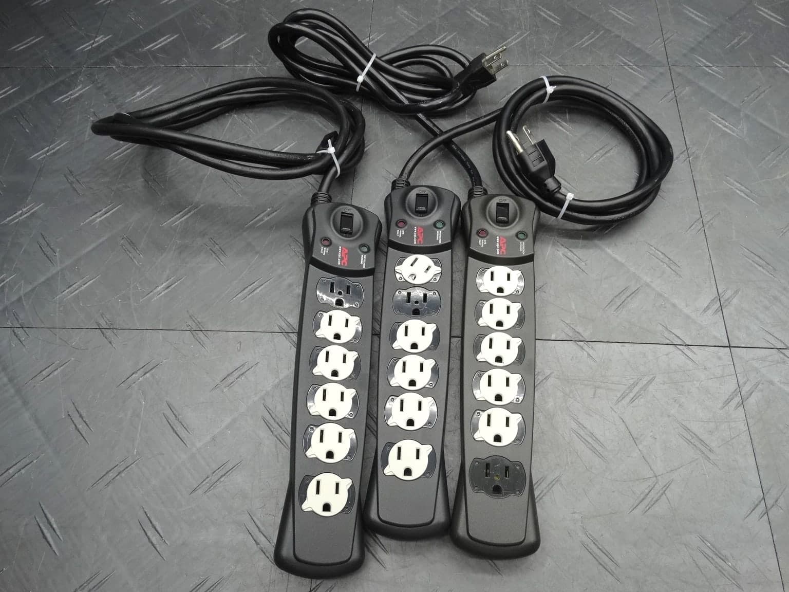 APC P6B Essential SurgeArrest 6-Outlet Power Strip Surge Protector (Set of 3)